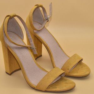 Charolette Russe Mustard Pump